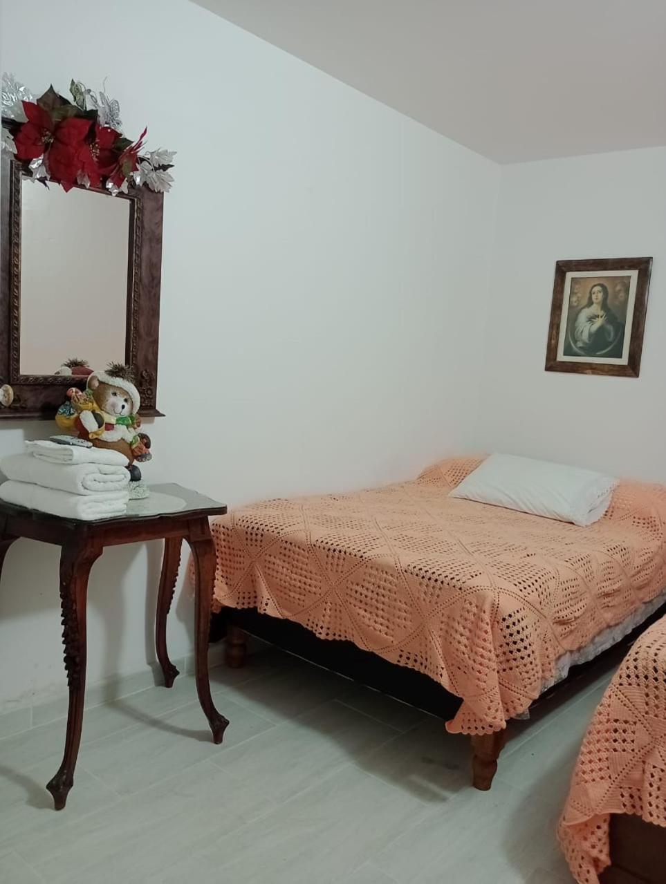 Hostal Famihotel Fundadores Jardín Extérieur photo