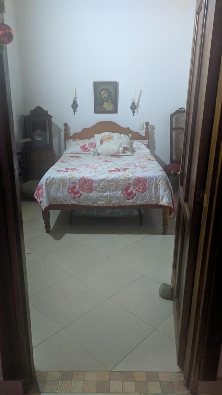 Hostal Famihotel Fundadores Jardín Extérieur photo