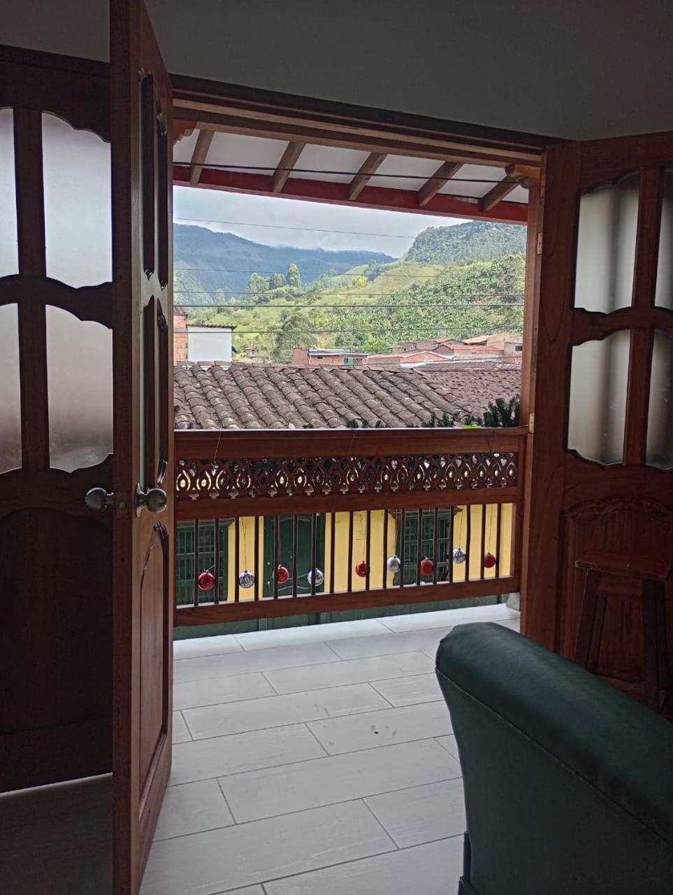 Hostal Famihotel Fundadores Jardín Extérieur photo