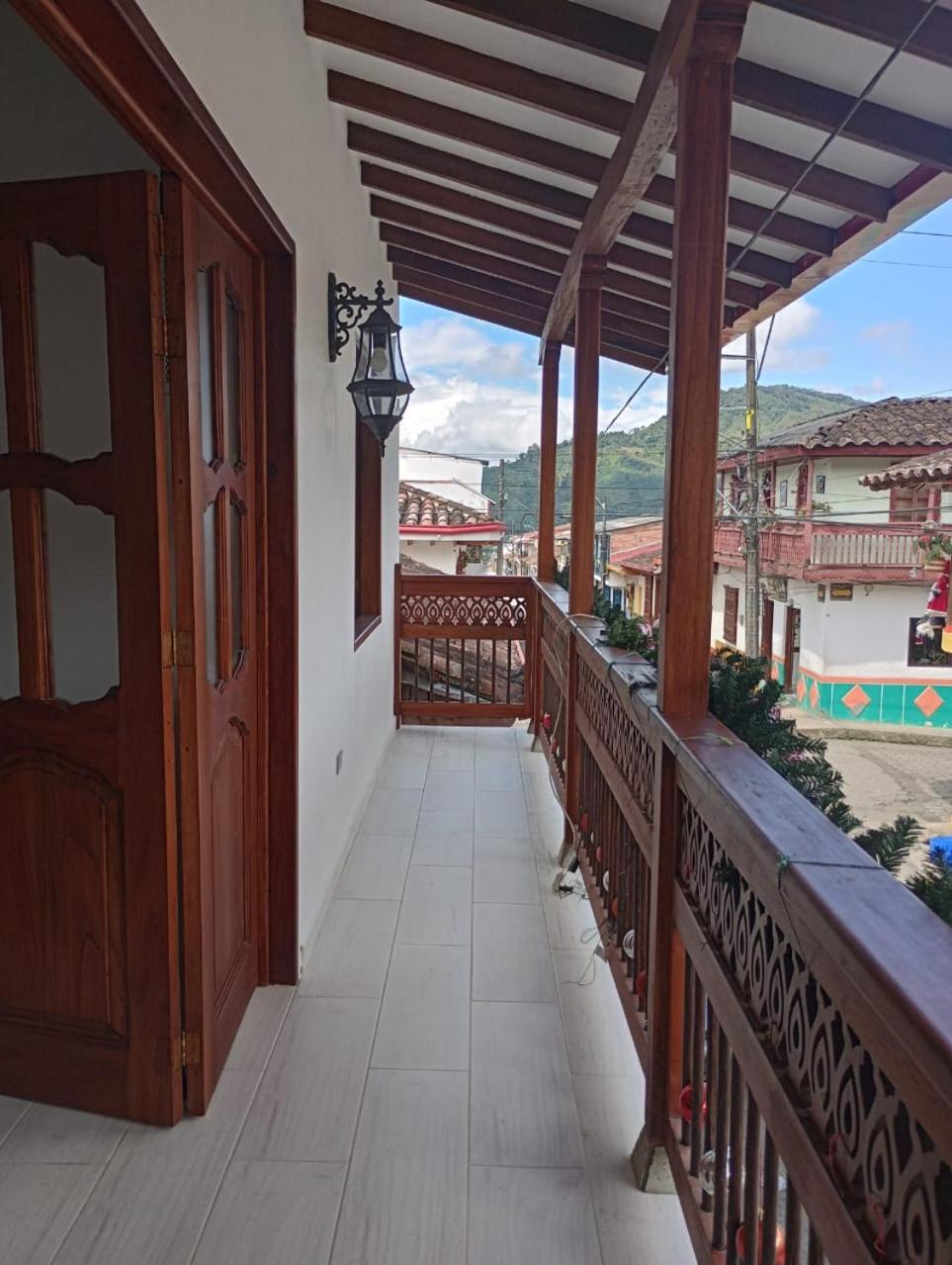 Hostal Famihotel Fundadores Jardín Extérieur photo